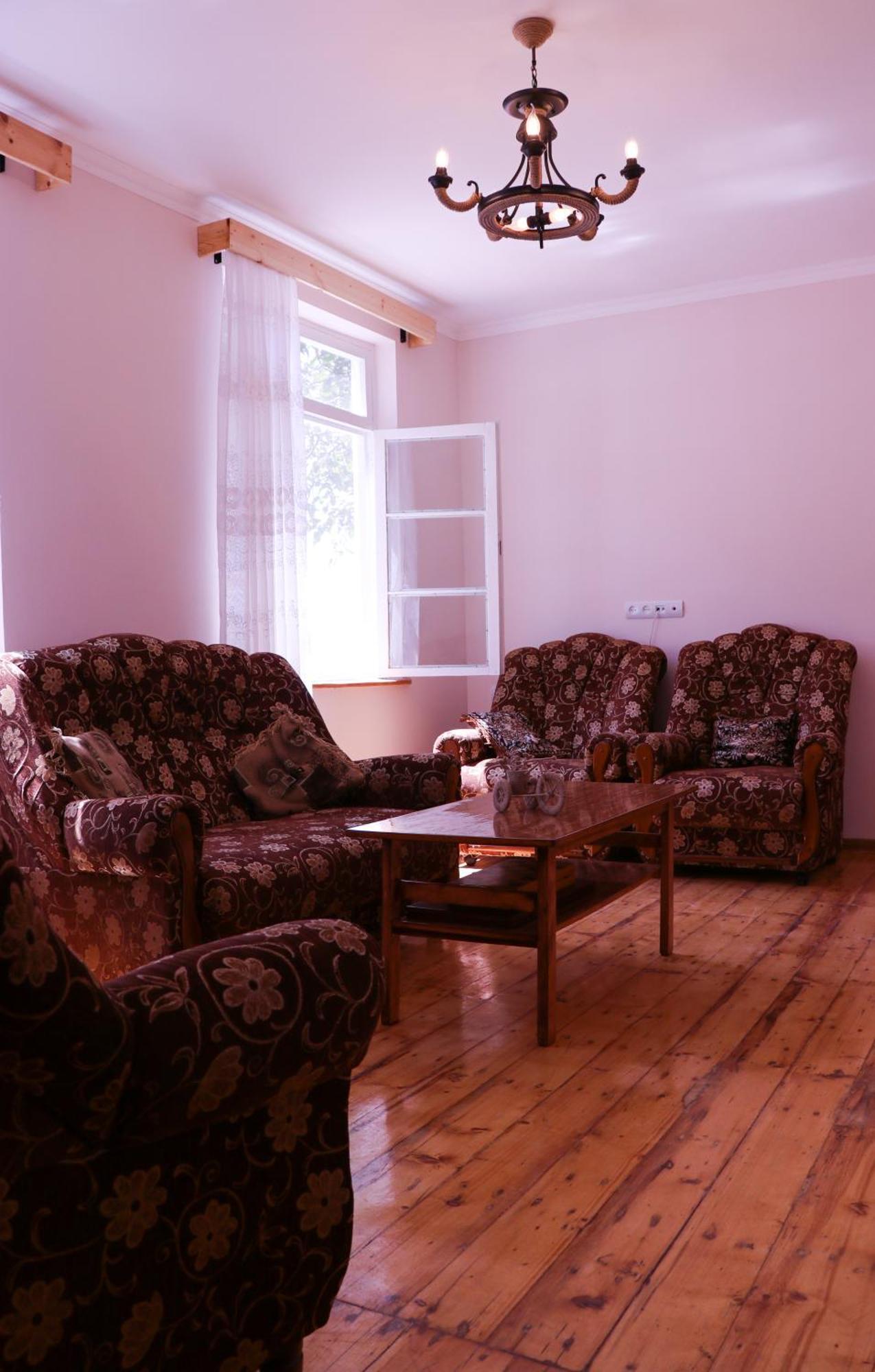 Legend Guest House Yekhegis Exterior foto